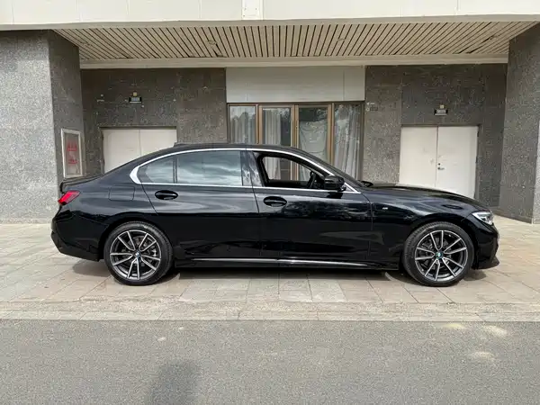 BMW 3 Series 2022