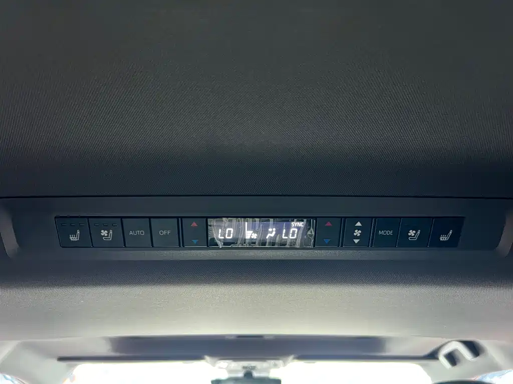 Toyota Sienna 2025 — фото 14