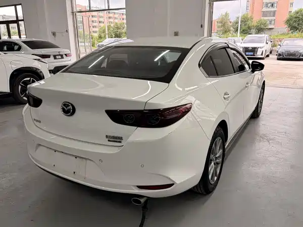 Mazda 3 Axela 2022