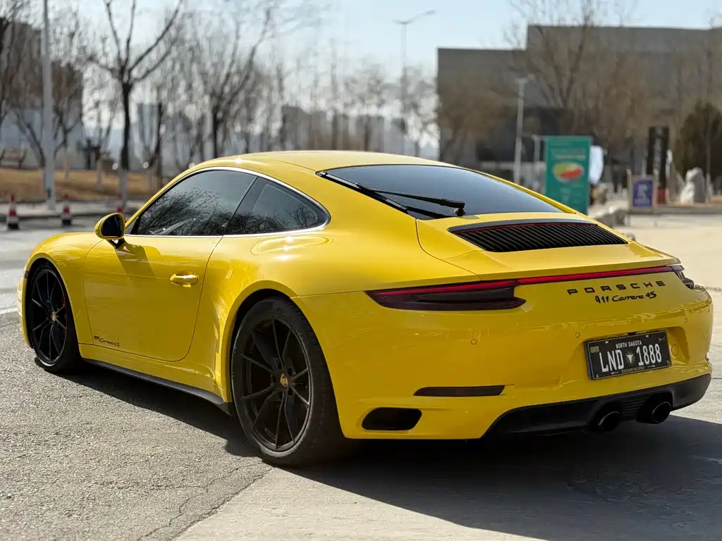 Porsche 911 2018 — фото 3