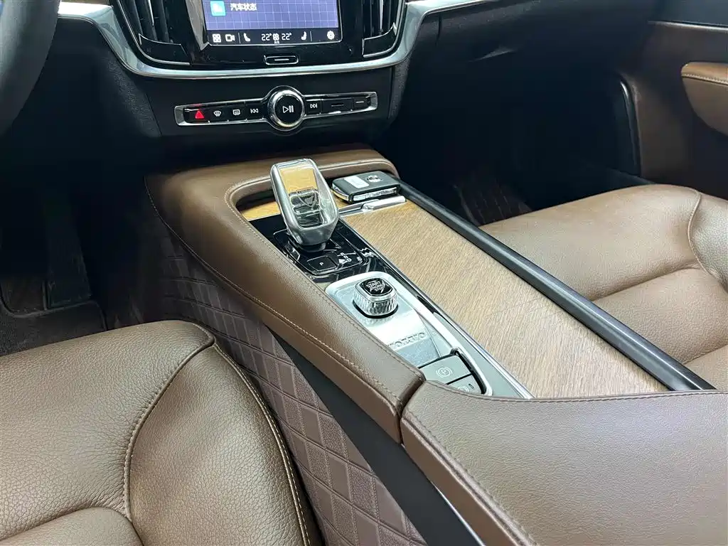 Volvo S90 2023 — фото 9