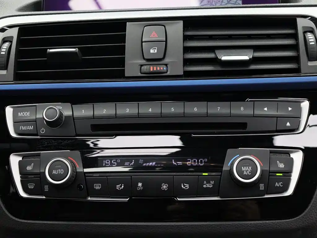 BMW 1 Series 2017 — фото 17