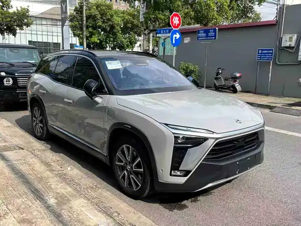 NIO ES8 2021