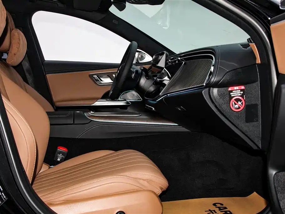 Mercedes-Benz E-Class 2025 — фото 20