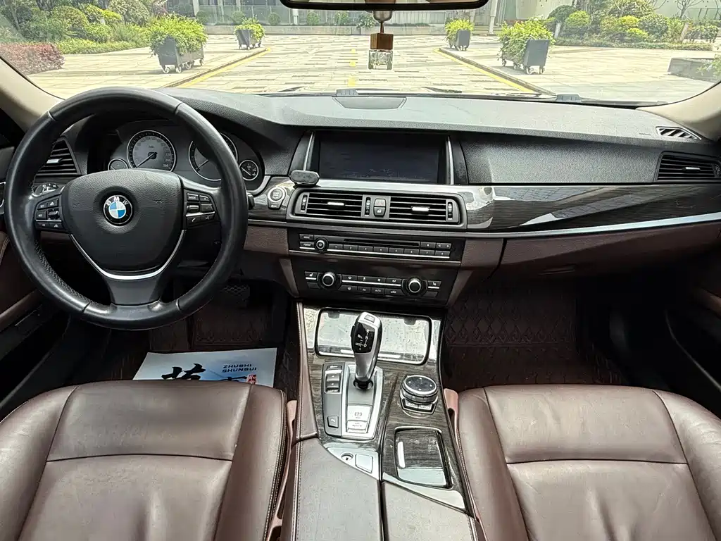BMW 5 Series 2014 — фото 9