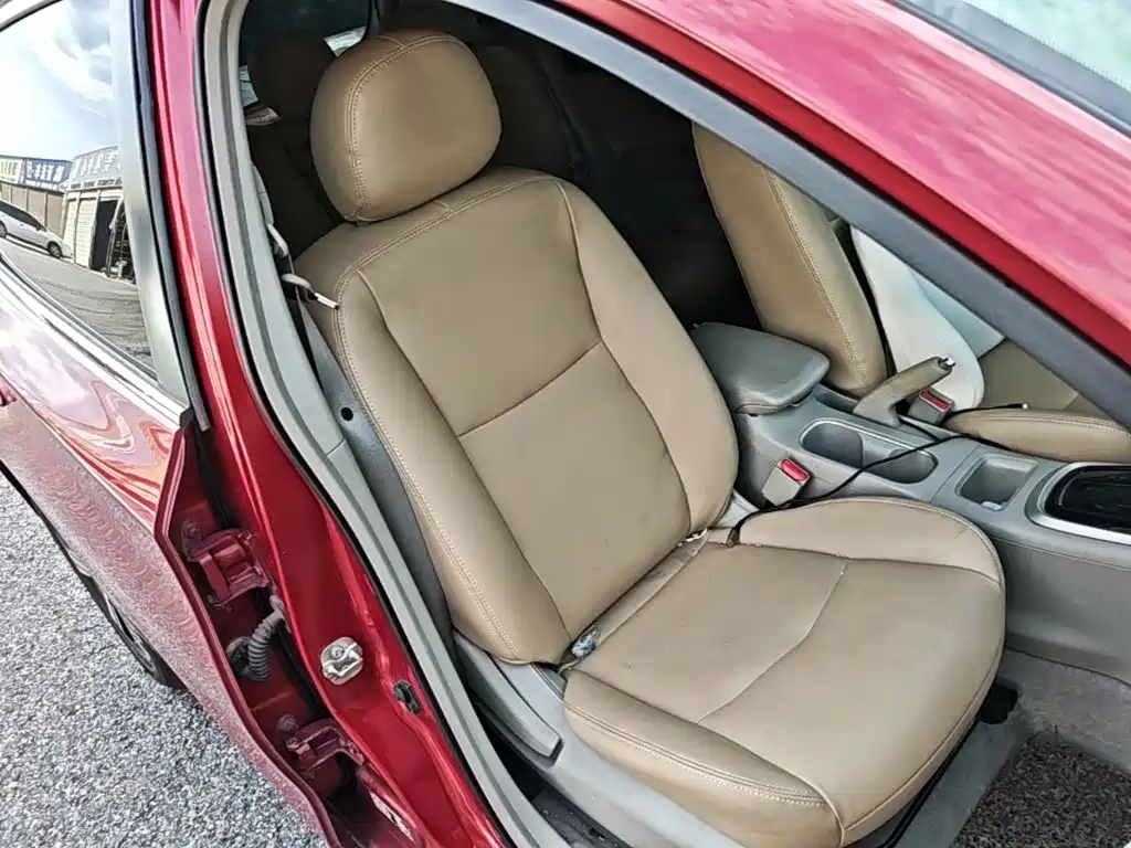 Nissan Tiida 2017 — фото 25
