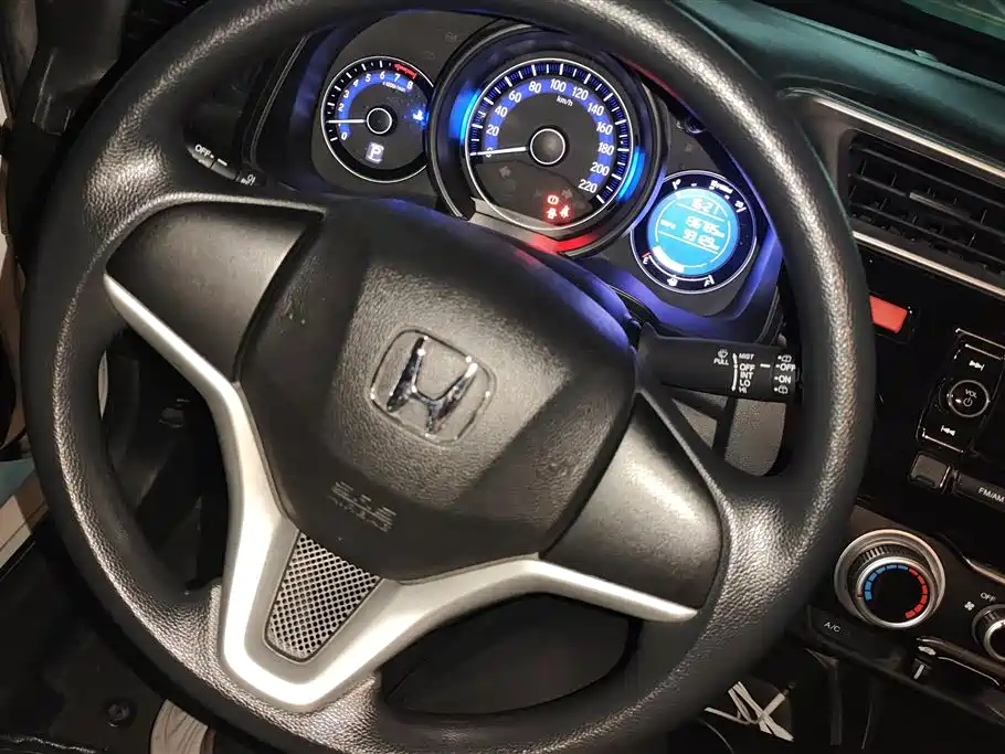 Honda Fit 2016 — фото 15