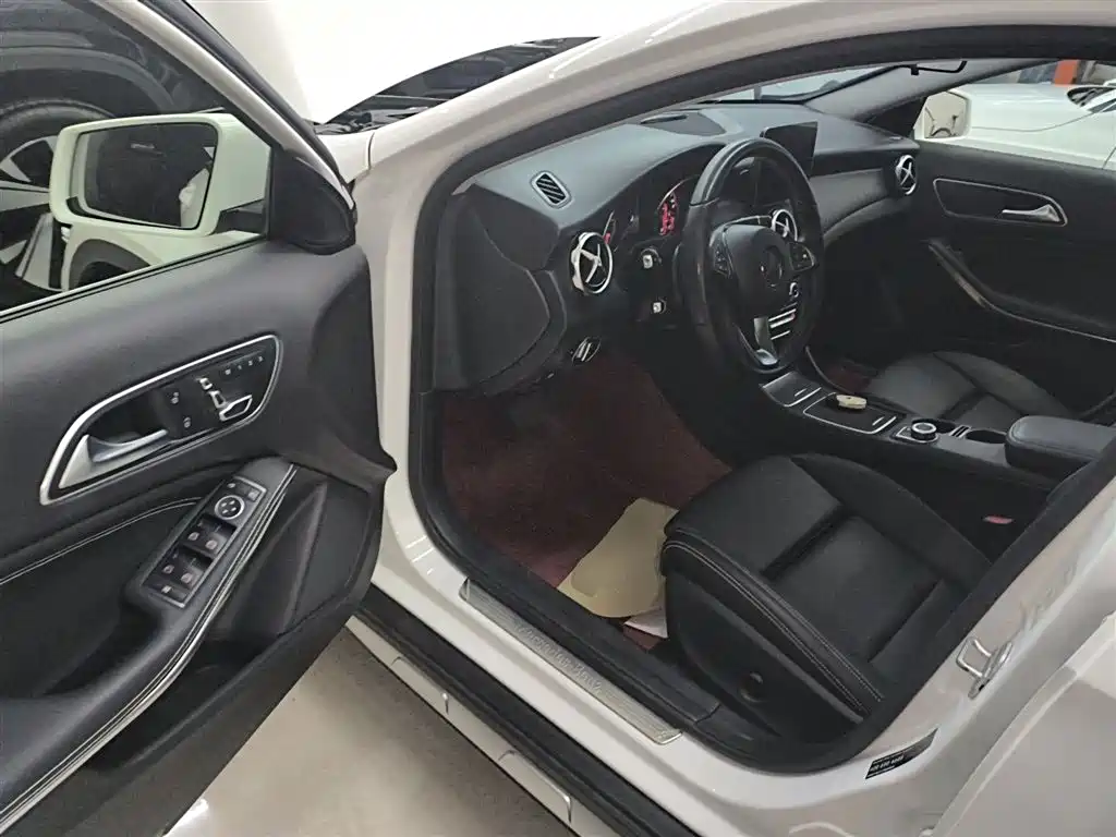 Mercedes-Benz GLA 2017 — фото 12
