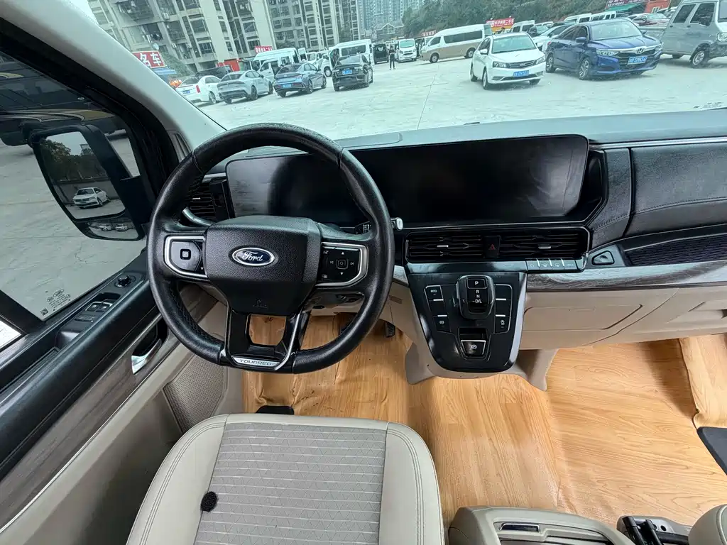 Ford Tourneo 2023 — фото 6