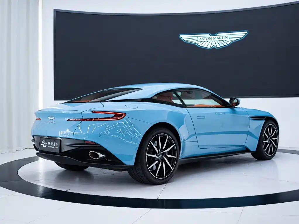 Aston Martin DB11 2020 — фото 4