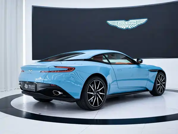 Aston Martin DB11 2020