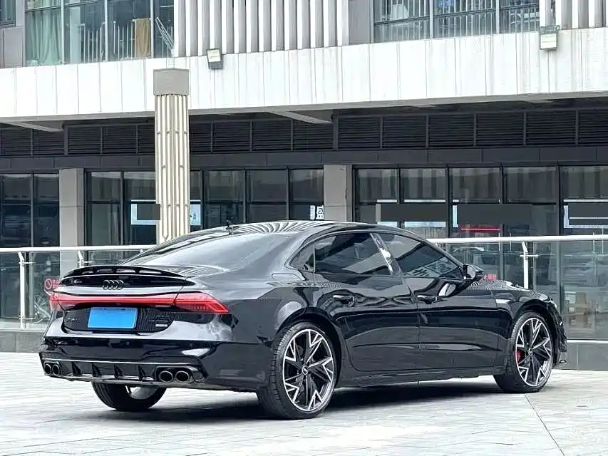 Audi A7L 2024 — фото 12