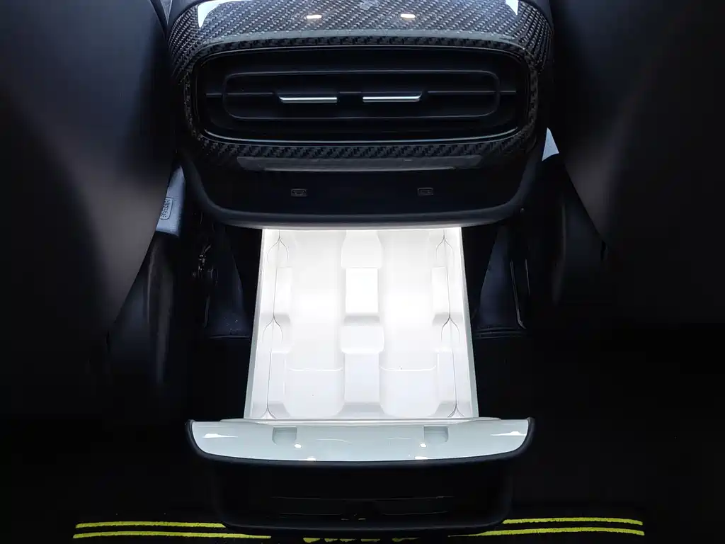 Xiaomi SU7 Ultra 2025 — фото 10