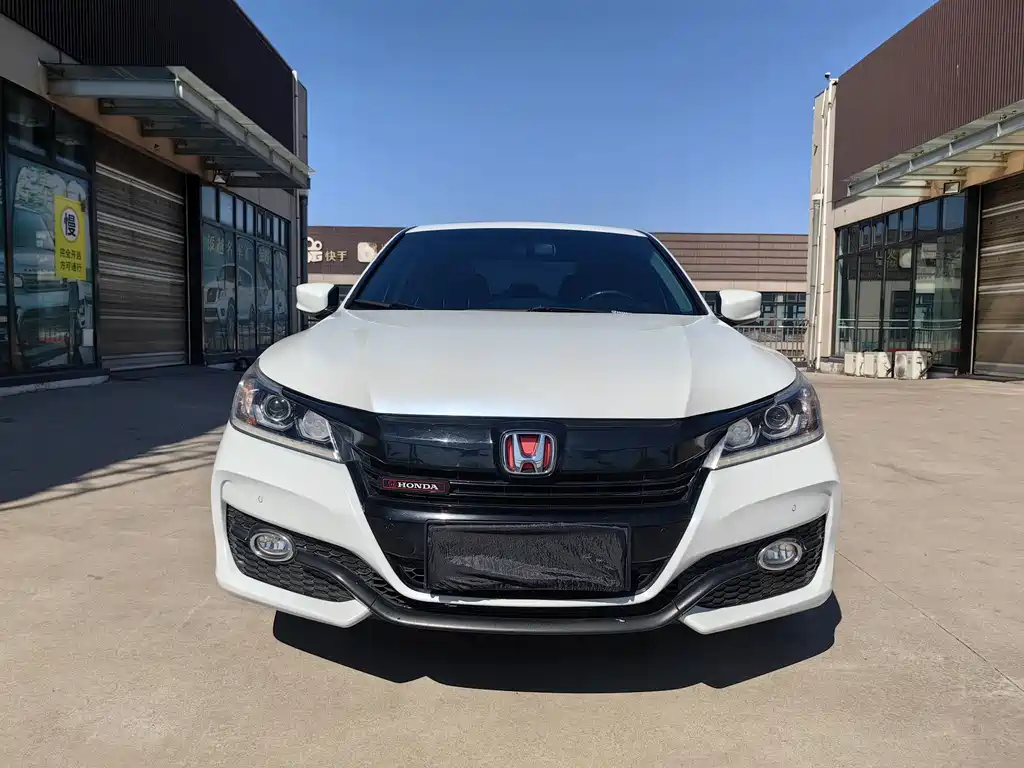 Honda Accord 2018 — фото 3
