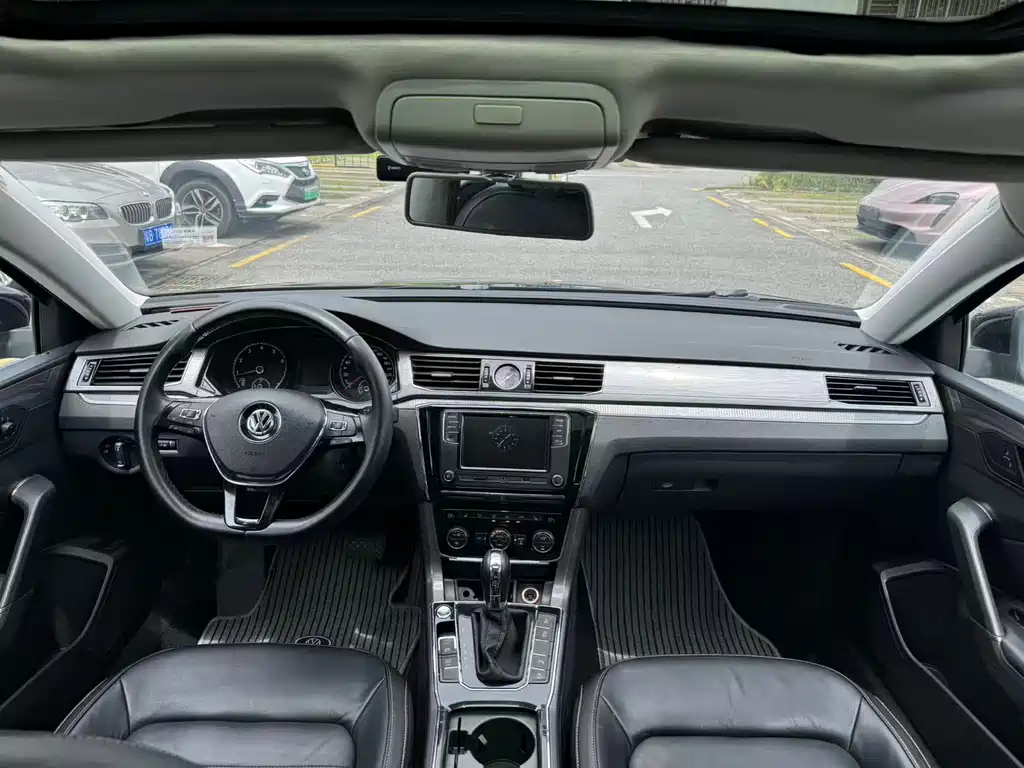 Volkswagen Passat 2017 — фото 10