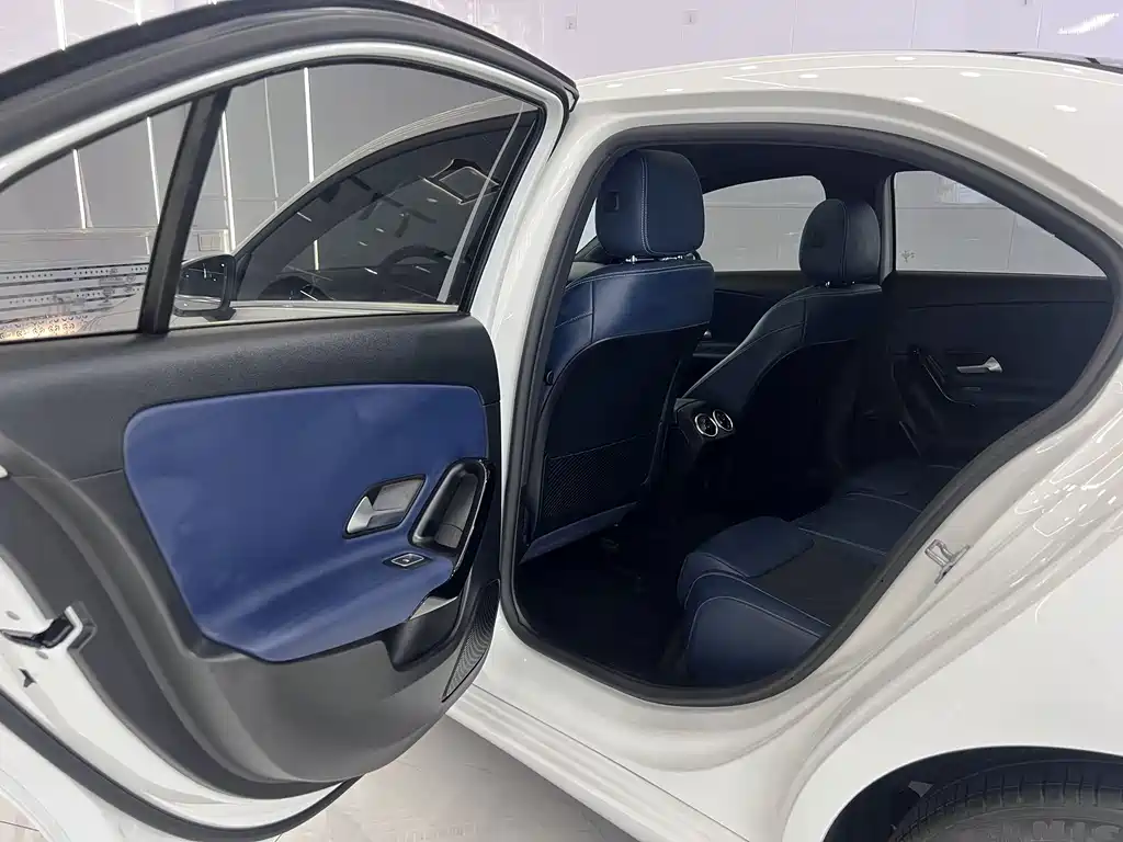 Mercedes-Benz A-Class 2022 — фото 17