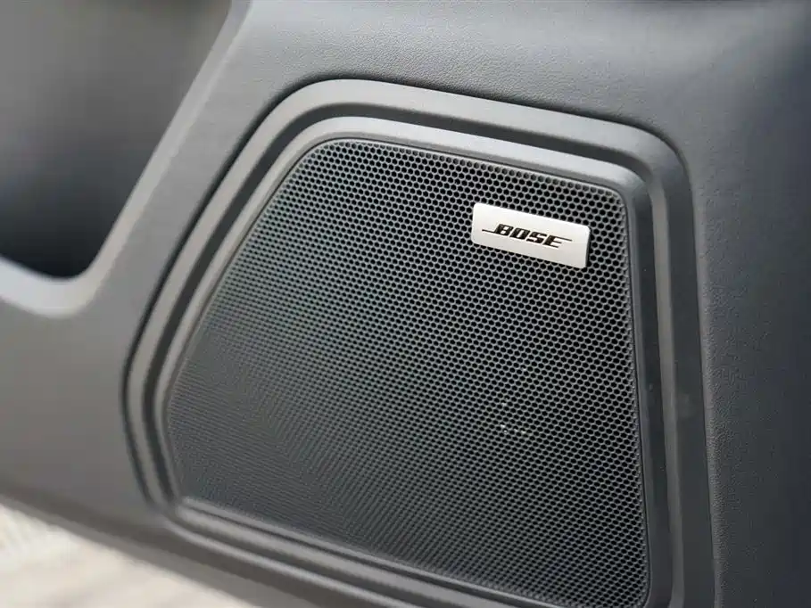 Porsche Macan 2025 — фото 18