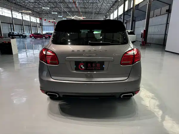 Porsche Cayenne 2011