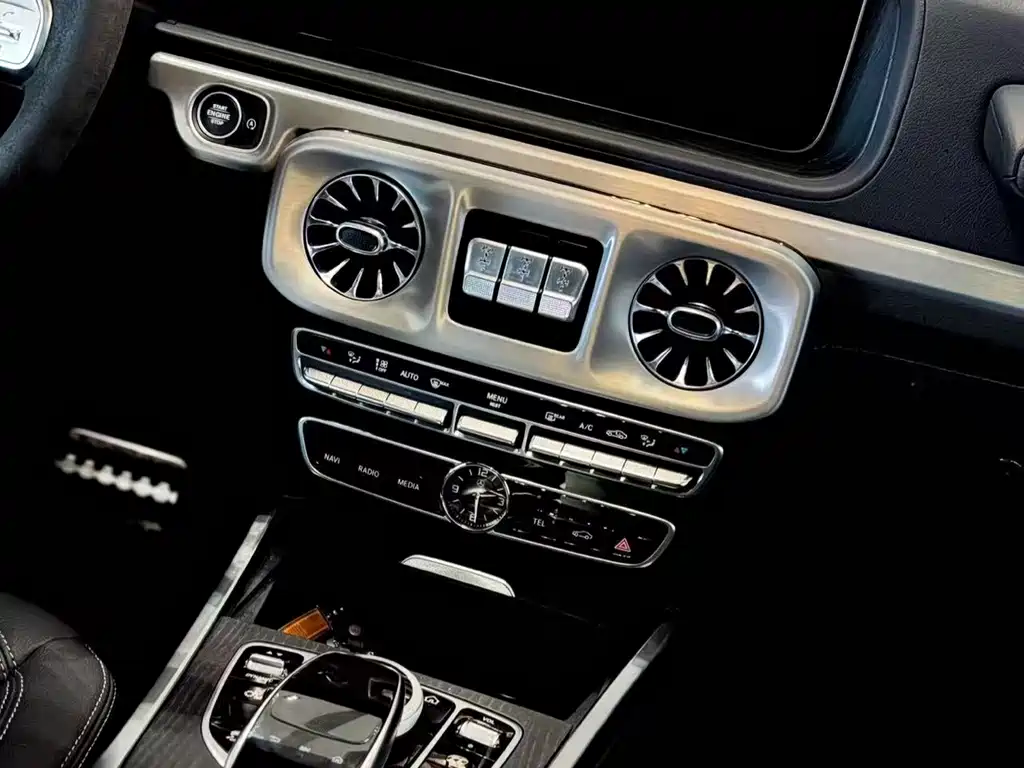 Mercedes-Benz G-Class 2023 — фото 17