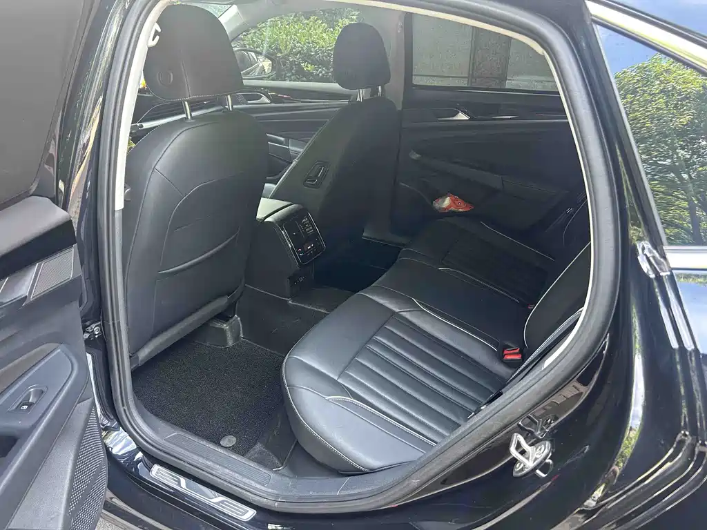 Volkswagen Passat 2022
