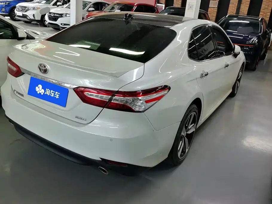 Toyota Camry 2020 — фото 3