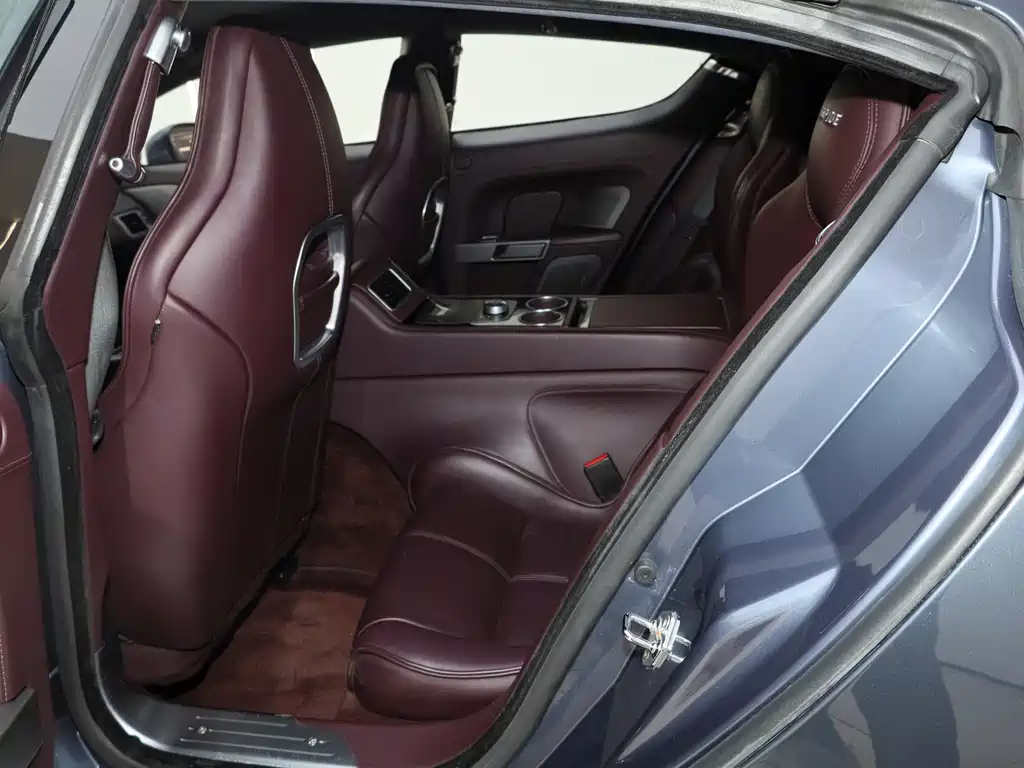 Aston Martin Rapide 2013 — фото 24