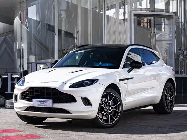 Aston Martin DBX 2021