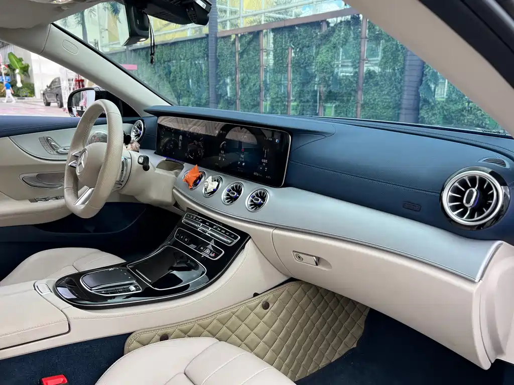 Mercedes-Benz E-Class 2023 — фото 11