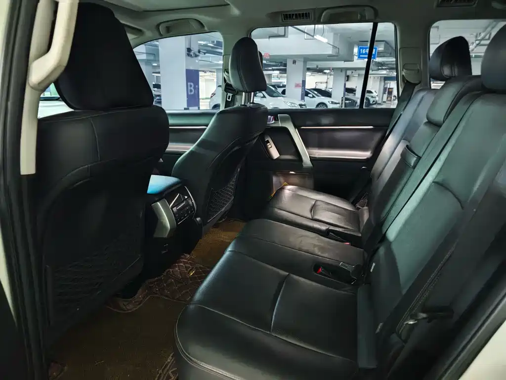 Toyota Prado 2019 — фото 12