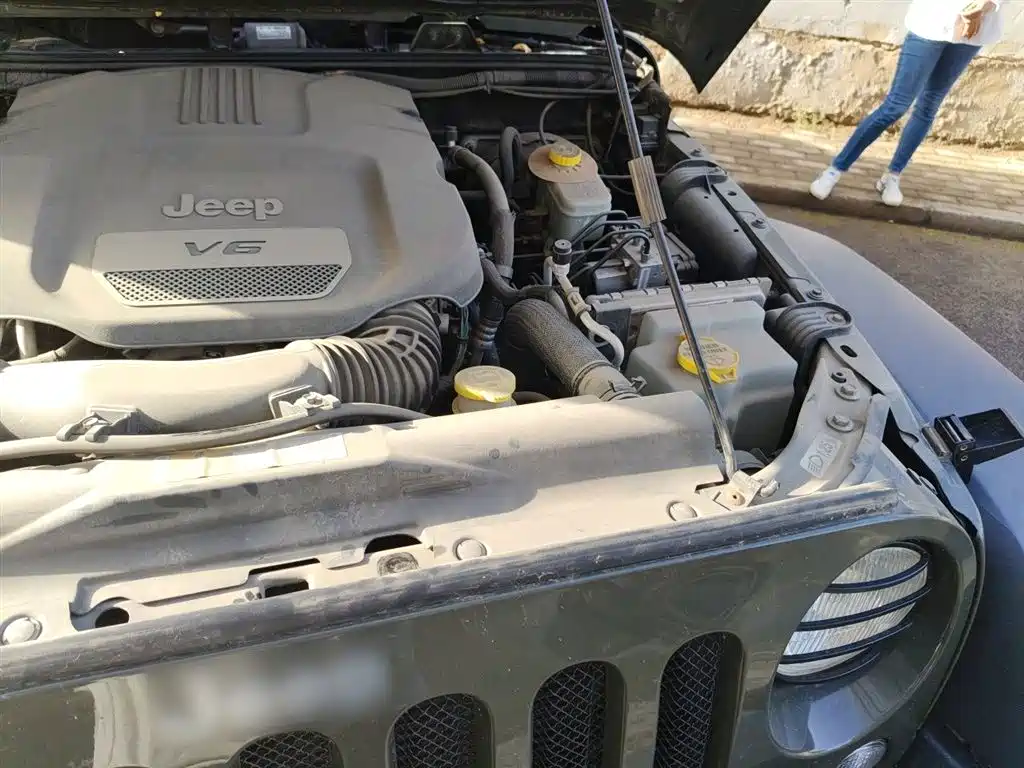 Jeep Wrangler 2015 — фото 20