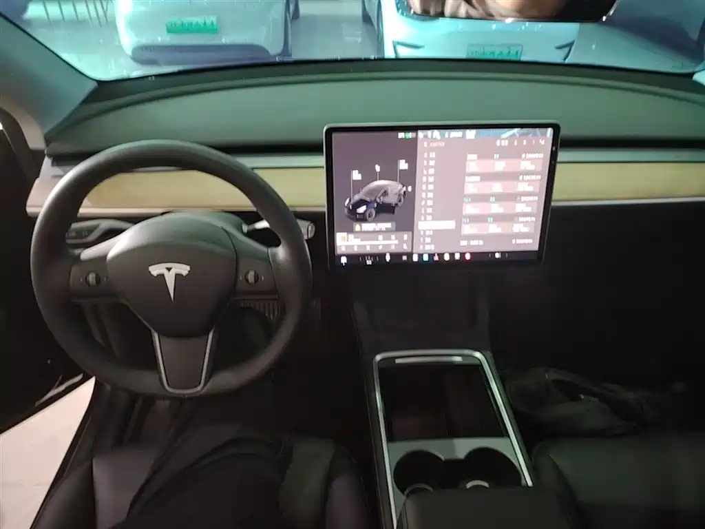 Tesla Model Y 2022 — фото 10