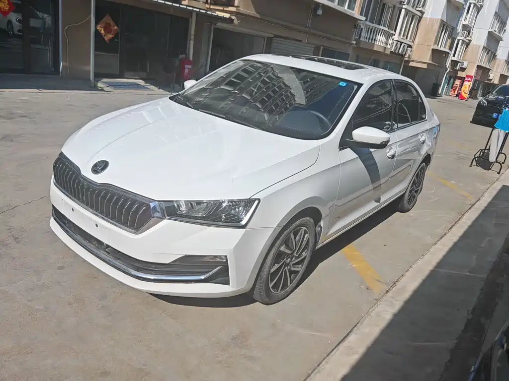 Skoda Rapid 2022 — фото 1