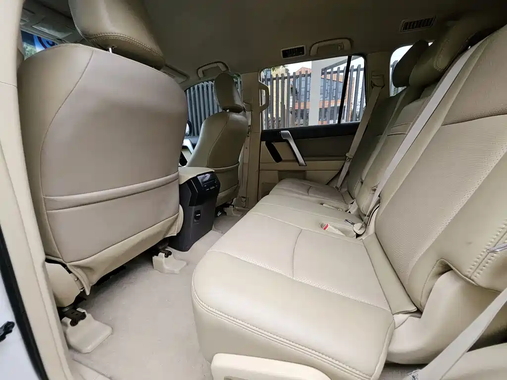 Toyota Prado 2015 — фото 17