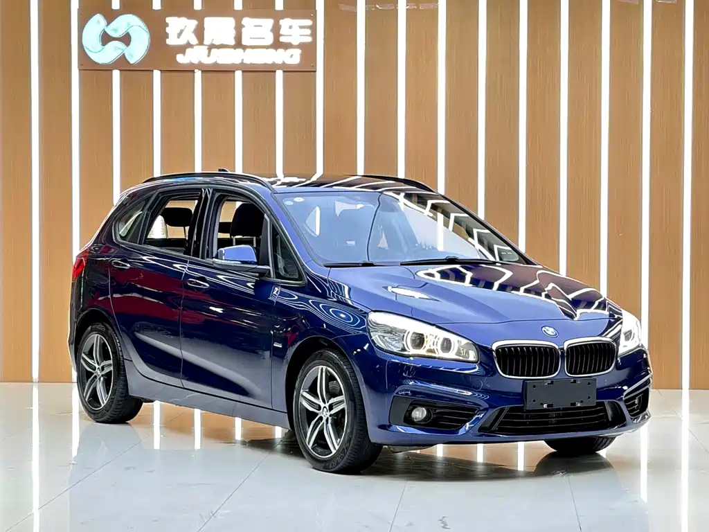 BMW 2 Series Station Wagon 2017 — фото 3