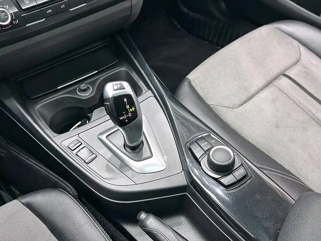 BMW 1 Series 2013 — фото 13