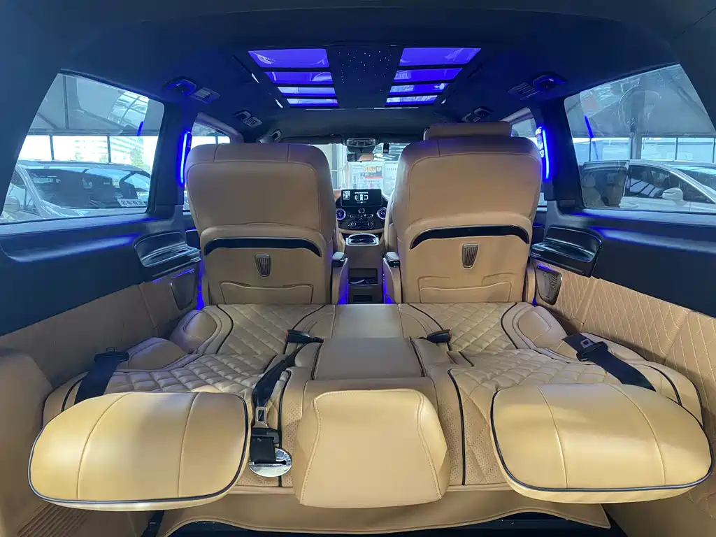 Mercedes-Benz Vito 2022 — фото 11