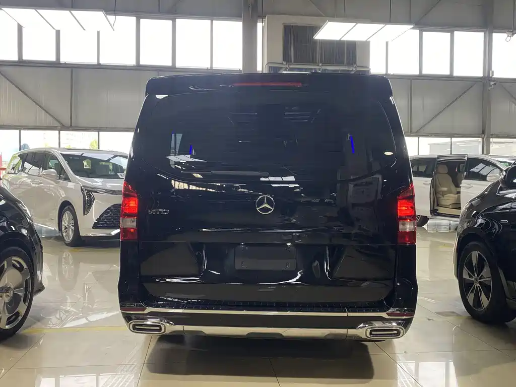 Mercedes-Benz Vito 2022 — фото 13