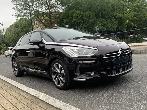DS 5 2015