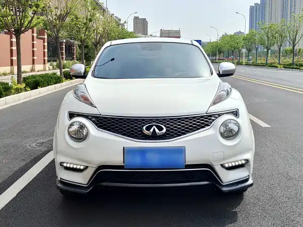 Infiniti ESQ 2018