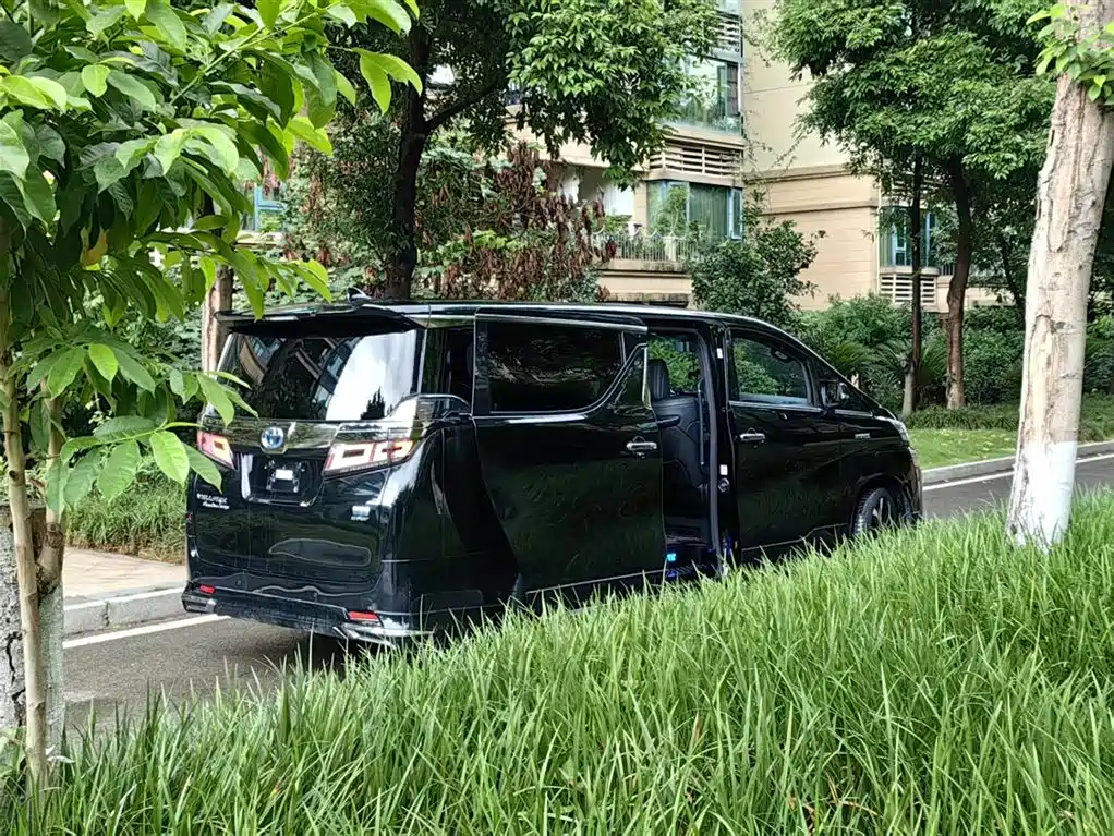 Toyota Vellfire 2020 — фото 11