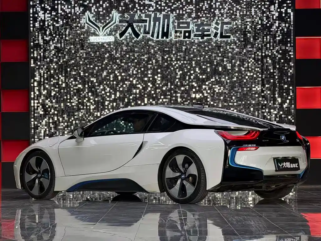 BMW i8 2015 — фото 4