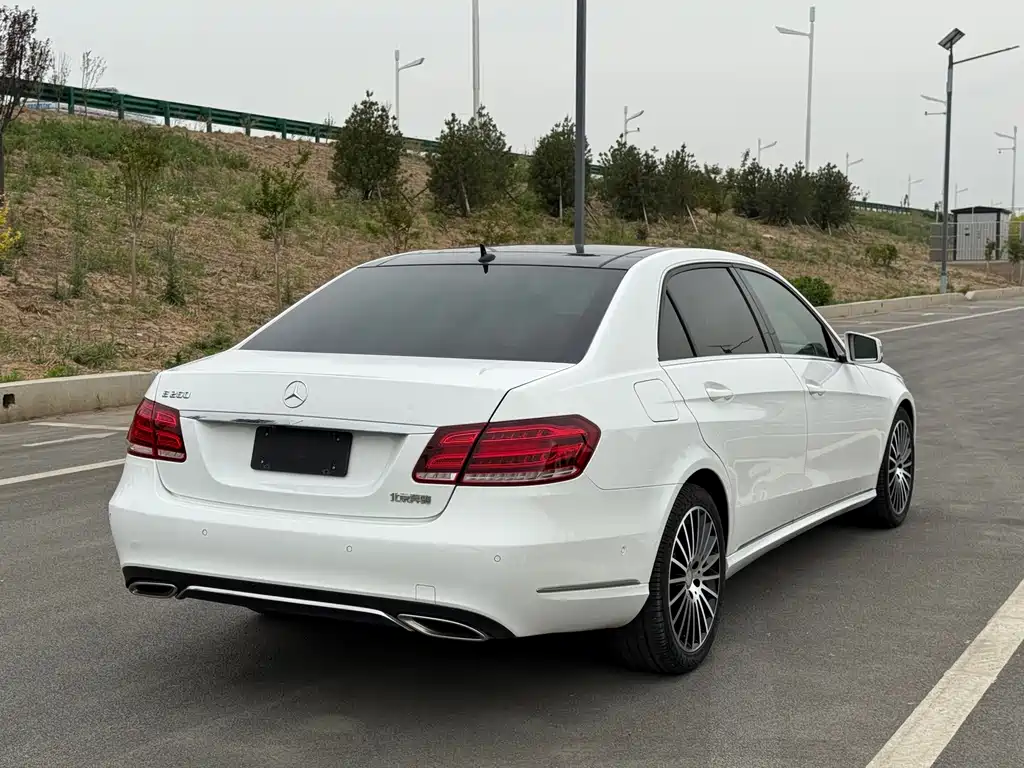 Mercedes-Benz E-Class 2016 — фото 12