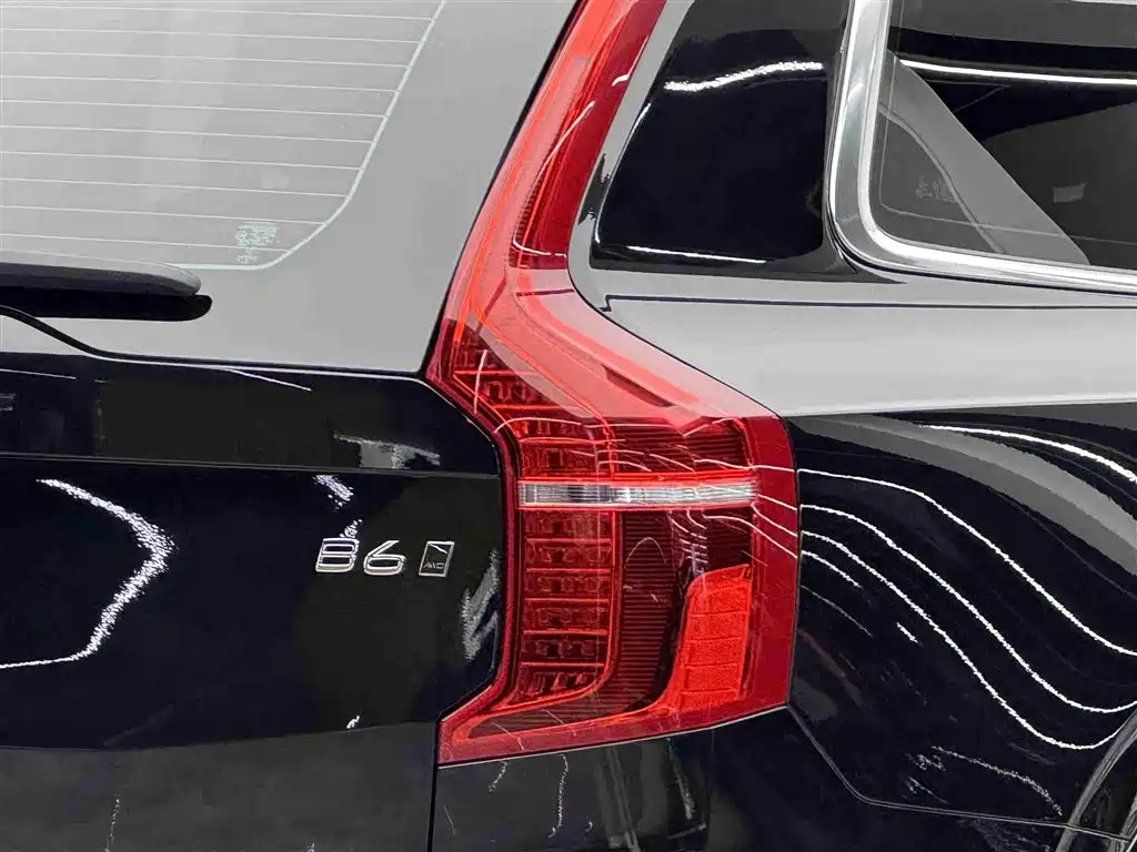 Volvo XC90 2022 — фото 14