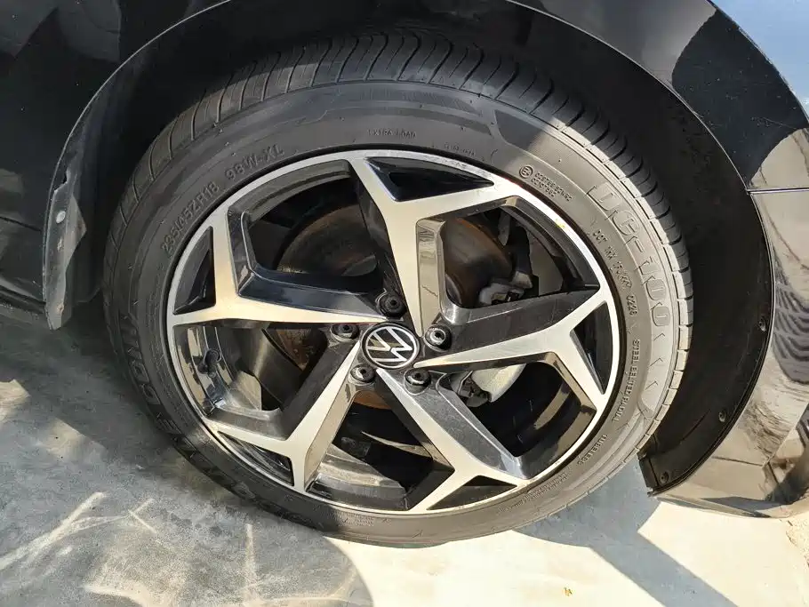 Volkswagen Passat 2024