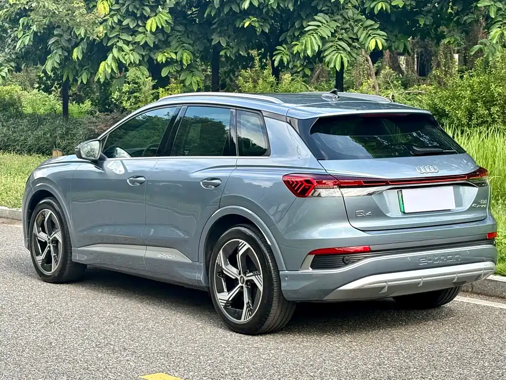 Audi Q4 E-Tron 2023 — фото 5