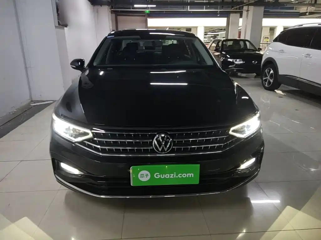 Volkswagen Magotan 2025