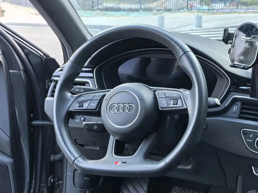 Audi A4L 2023 — фото 2