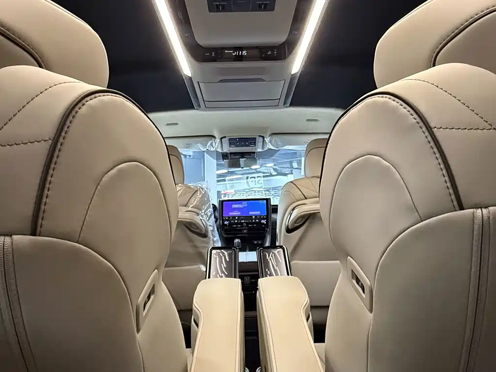 Toyota Alphard 2024 — фото 22