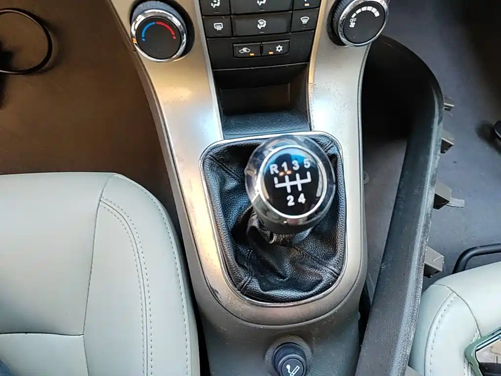 Chevrolet Cruze 2015 — фото 14