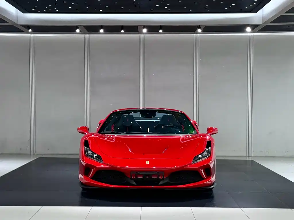 Ferrari F8 2022 — фото 1